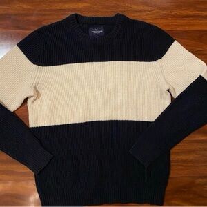 American Eagle Outfitters Black and Cream Crewneck Sweater
